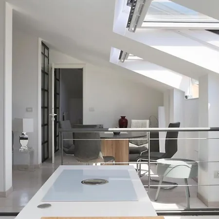 公寓 Penthouse Capodimonte *