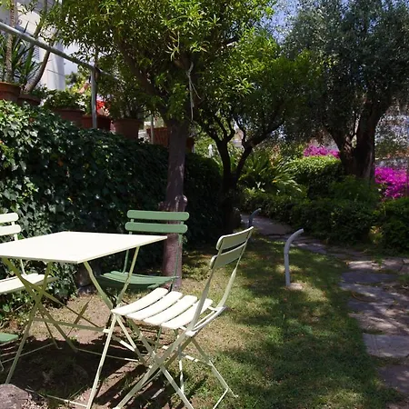 Penthouse Capodimonte 아파트